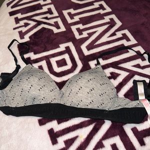 Victoria Secret Wear Everywhere Wireless Lightly Lined